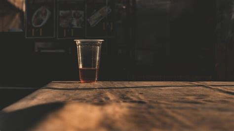 Glass-Free Fall Table 的图像结果