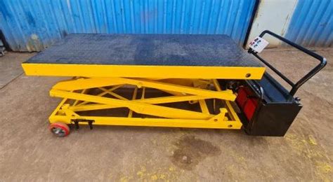 Scissor Lift - Pit Mounted Hydraulic Scissor Lift Manufacturer from Thane