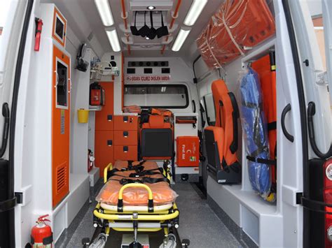 重症监护救护车 - Mercedes Amb09 - AmbulanceMed - 厢式货车 / 隔间式 / 小型厢式货车