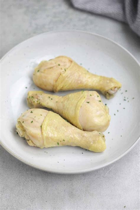 Boiled Chicken Legs (How To Boil Chicken Legs) - Chicken Vibes