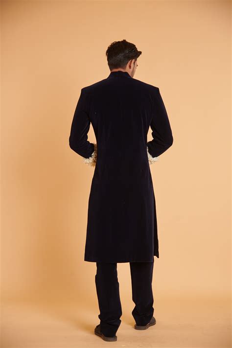 husn Noir ultra luxe gajra traditional formal