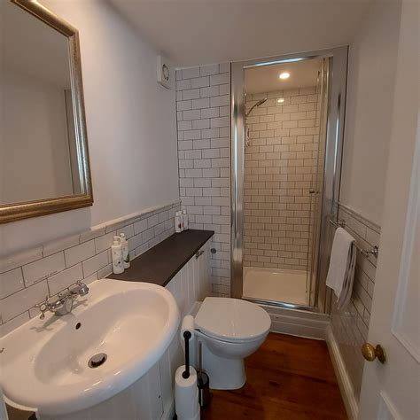BATHURST ARMS - 2026 B&B Reviews, Photos, Rate Comparison (North Cerney ...