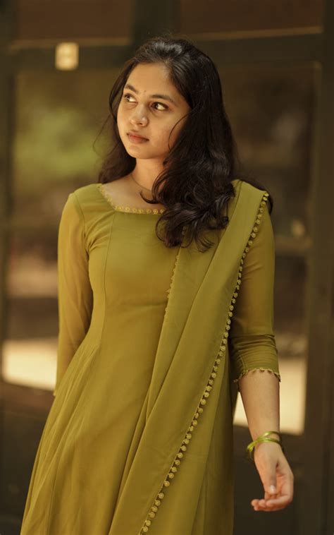 Find Your Perfect Outfit at Instore | Best Women Clothing Store