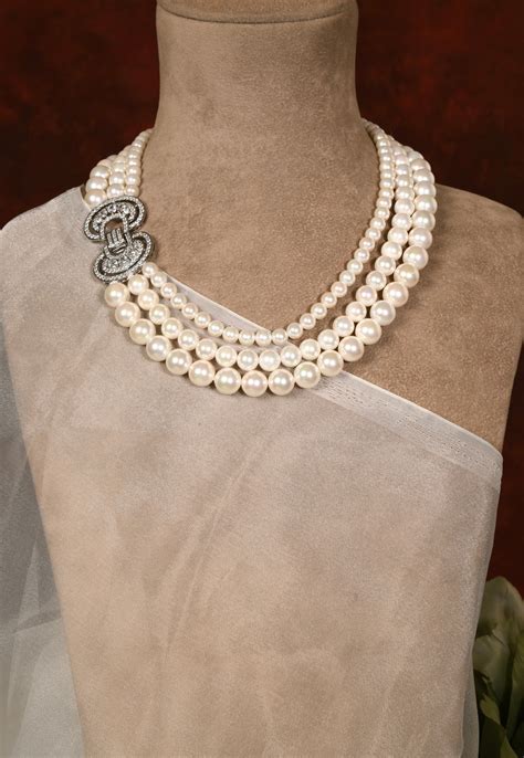 Layered Pearl Brooch Choker – Totapari