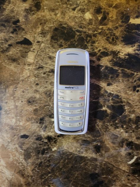 Phone. Old 的图像结果