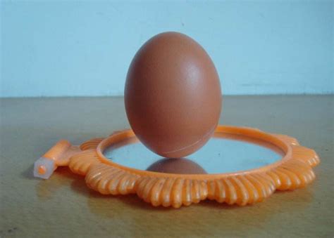 生鸡蛋立起来是迷信吗，竖鸡蛋叫魂是怎么回事？