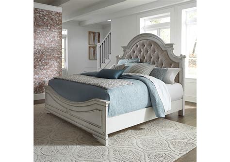Magnolia Manor King Upholstered Bed