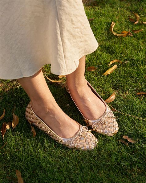 The Importance of a Good Fit in Leather Shoes – Peach Flores