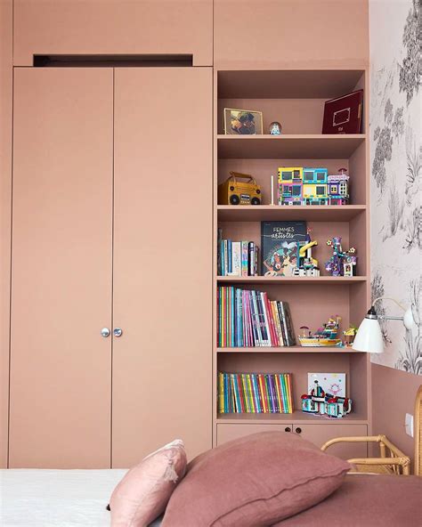 Dusty Rose Bedrooms: 16 Ideas for Small Spaces | GoDownsize