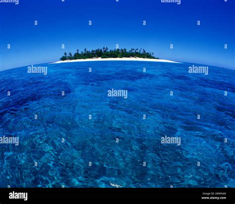 MALAMALA ISLAND MAMANUCA GROUP FIJI Stock Photo - Alamy