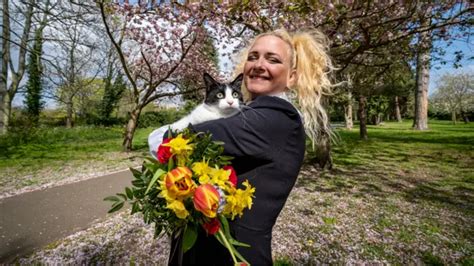 Woman marries cat to stop landlords from forcing her to get rid of pet ...