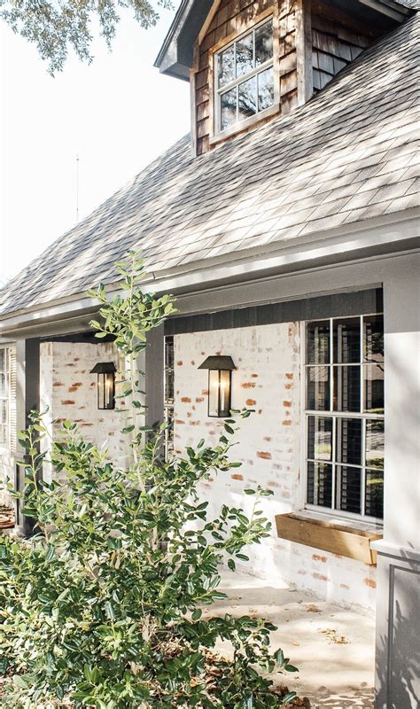 Read all about how we stayed in a HGTV Fixer Upper turned Airbnb: The ...