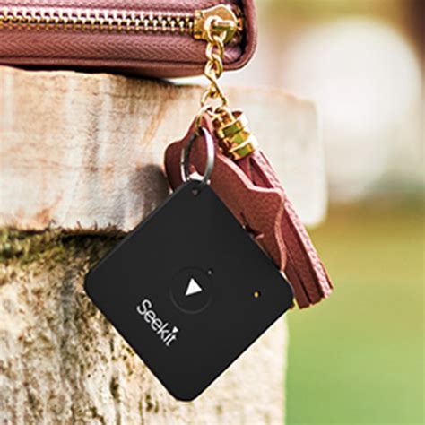 Panasonic Seekit Edge Smart Tracker (Black) - Never Lose Your Keys ...