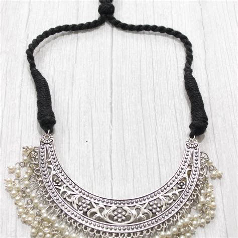 Hasli Style Jali Pattern Half Moon Shaped Choker Necklace with Thread ...