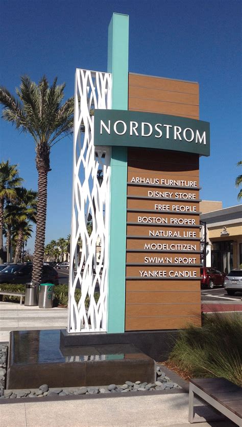 Monument Signage Design 的图像结果