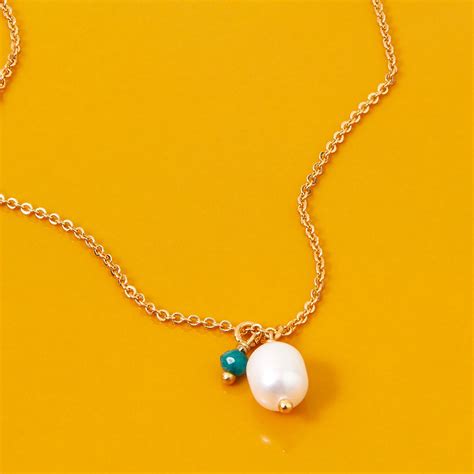 Buy Green Z 3 Pearl Green Onyx Pendant Necklace - Accessorize India