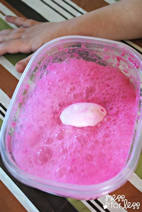 Baking Soda Easter Eggs - Mess for Less