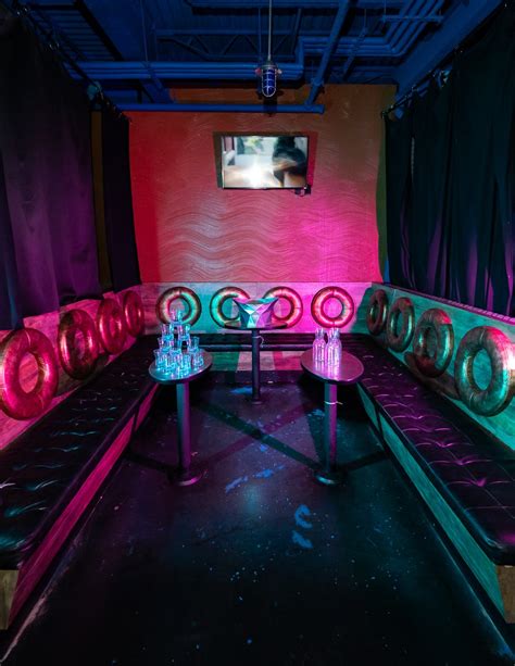 Club VIP Section 的图像结果