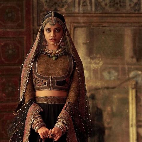 #20 Bridal And Groom Dress Trends To Watch Out In 2020