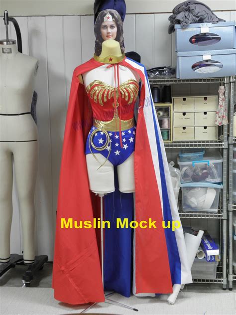 Sewing Cafe: Wonder Woman-Cape