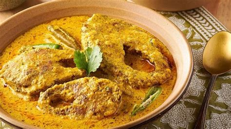 মাছ-পোস্তর মাখোমাখো প্রেম কড়াইতে, পাতে পড়তেই উঠবে একথালা ভাত - Rohu ...