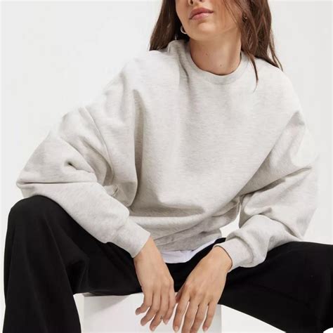 Nelly chunky oversized sweartshirt!!🤍 Size S - Depop