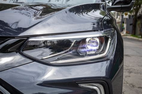 Tracker RS x Renegade Longitude: SUVs de personalidade. Qual é melhor?