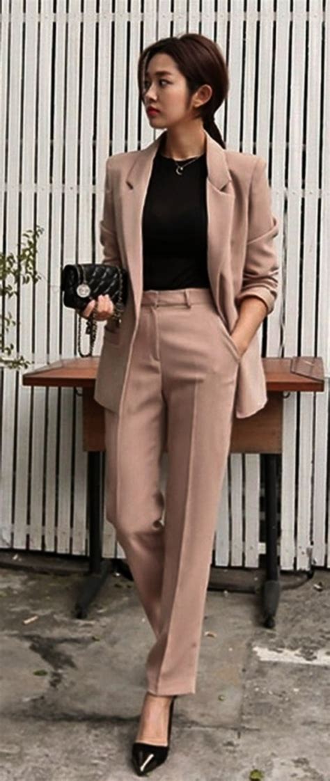 35Trendy Business Casual Work Outfits For Women – Office Salt