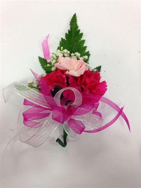 How to Make a Multiple Flower Pin on Corsage | Flower bouquet wedding ...