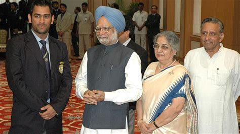 IN PHOTOS | How former PM Manmohan Singh used cricket to break the ice ...