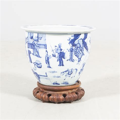 A large Chinese flower pot, Qing dynasty, Kangxi (1662-1722). - Bukowskis