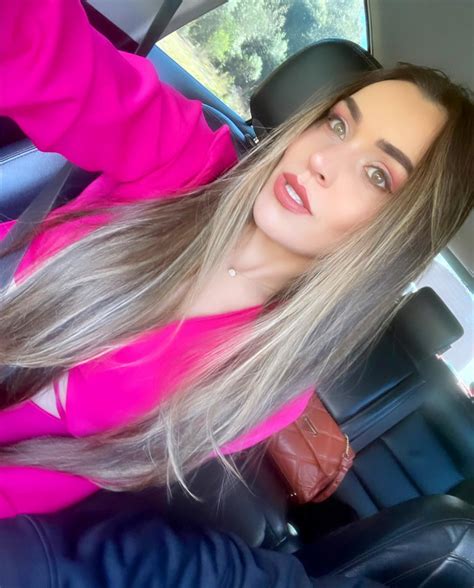 Elis | Usando minha cor preferida! 💖 @bepink.loja @brendaa_gobetti | Instagram