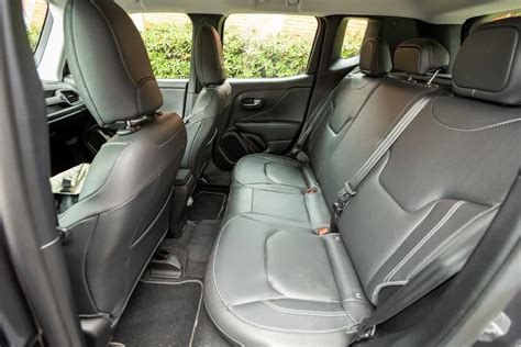 Tracker RS x Renegade Longitude: SUVs de personalidade. Qual é melhor?