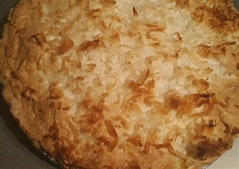 My Mom's Coconut Cream Pie Recipe by skunkmonkey101 - Cookpad
