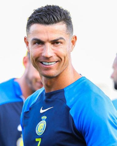 15 Trending and Popular Soccer Player Haircuts for Men – Men Deserve