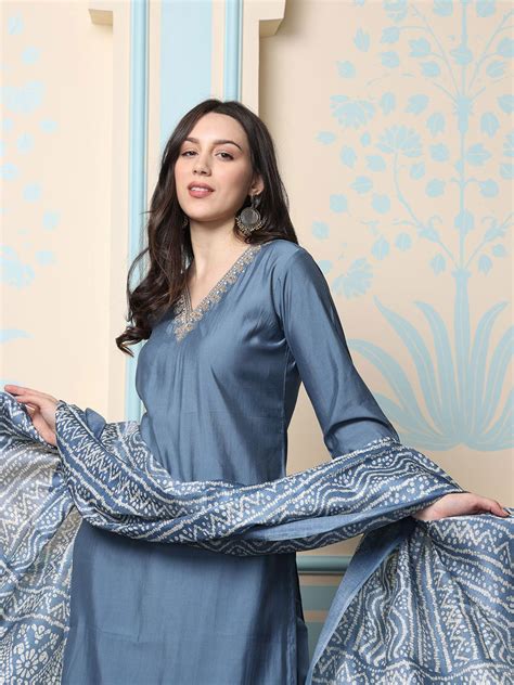 Grey Art Silk Zari Embroidered Kurta Set With Straight Bottom And Flow