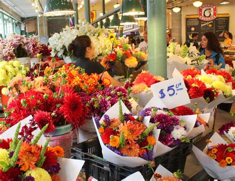 Pike Place Flower Market Seattle, WA | Pike place market, Wedding ...