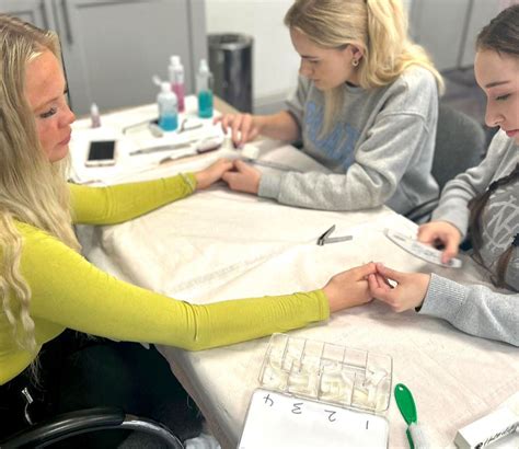 Nail Tech Course 的图像结果