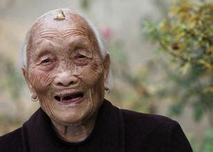 巴马长寿老人：“2吃”“2不吃”，习惯养好了，活到100岁！_凤凰网视频_凤凰网