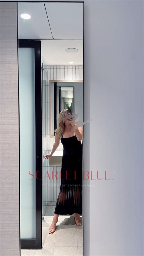 Sydney independent private escort - Scarlet Blue