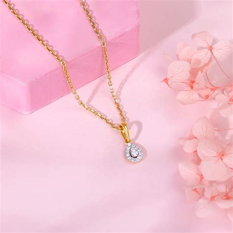 Buy Beautiful Gold & Diamond Pendant Designs for Women – GIVA Jewellery