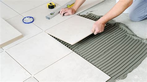 How to lay floor tiles