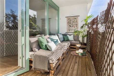 8 Fabulous Outdoor Seating Arrangements