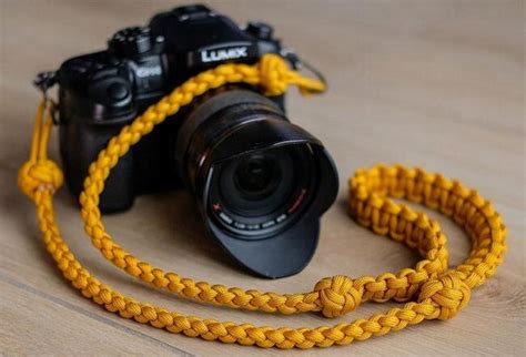 7 DIY Paracord Projects For Functional Items - The Newlywed
