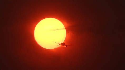 Parts of US look apocalyptic as smoke chokes city life | See Pics ...