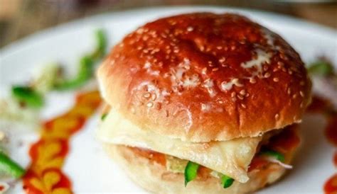 Visit Dwarka's Kabir Singh Pizza Point For The Most Pocket-Friendly ...