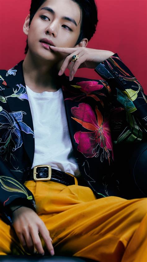 BTS V aka Kim Taehyung drops eye-popping photos amid dating rumours with Jennie