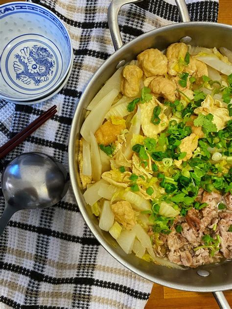 Chinese Cabbage and Pork Soup Recipe (紹菜肉片鍋) - Cooking With Kenneth