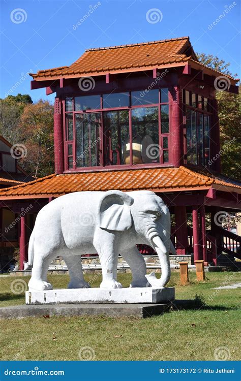 Chuang Yen Monastery in Carmel Hamlet in New York Stock Photo - Image ...