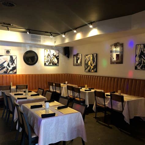 Deluxe Fun Dining - American Restaurant in Charlotte, NC | The Vendry